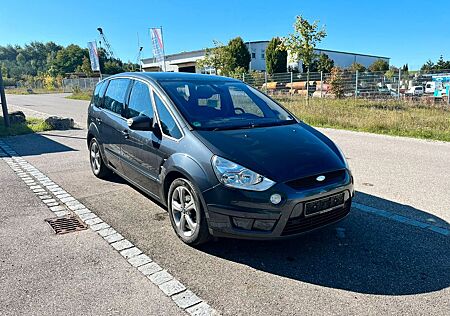 Ford S-Max Titanium *2. HAND*LEDER*AHK*7 SITZER