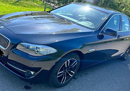 BMW 523i
