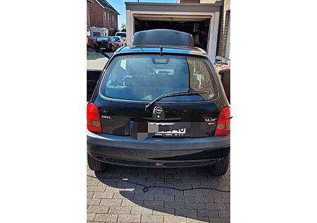 Opel Corsa 1.2 16V Edition 2000 Edition 2000