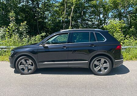 VW Tiguan Volkswagen 2.0 TSI 132kW DSG 4MOTION Highline Hi...