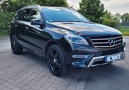 Mercedes-Benz ML 350 AMG LINE BlueTEC 4MATIC -