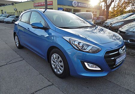 Hyundai i30 blue Trend/Kamera/Navi/1.Hand/LED/wenig km!