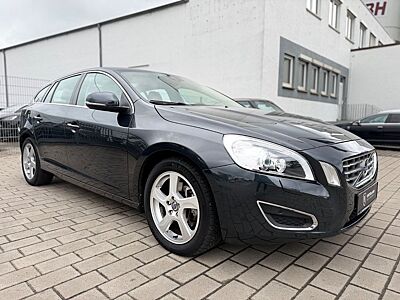 Volvo V60 Kombi Summum |AHK|NAVI|LEDER|BI-XENON|RFK