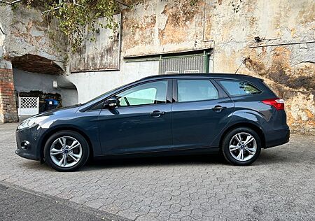 Ford Focus Turnier Sync Edition