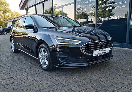 Ford Focus Limo Titanium X - AUT - NAVI - ASSISTS -