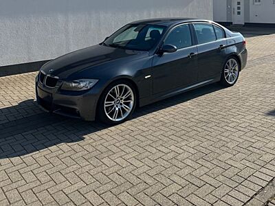 BMW 330i -