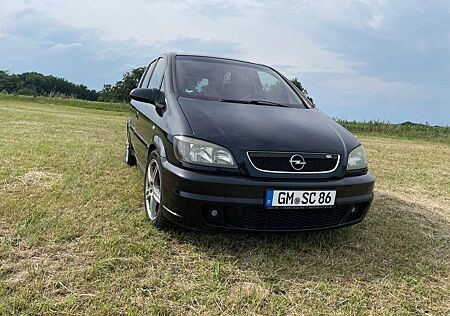 Opel Zafira 2.0 Turbo OPC