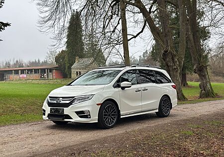 Honda Odyssey ELITE - 8-pesonen