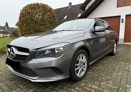 Mercedes-Benz CLA 180 Shooting Brake 1Hand Kamera Voll