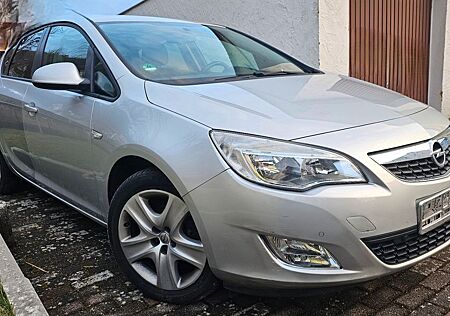 Opel Astra 1.6 EZ 06/11 TÜV 09/26 116PS