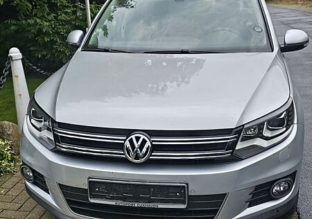 VW Tiguan Volkswagen 2.0 TDI DSG 4MOT BMot Tech Sport & St...