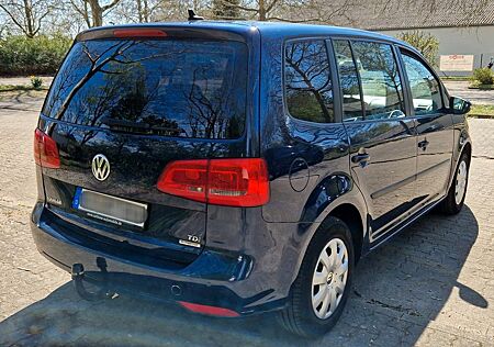 VW Touran Volkswagen 1.6 TDI BlueMotion Technology