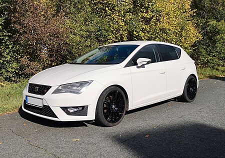 Seat Leon 1.4 TSI 103kW FR Navi Scheckheftgepflegt