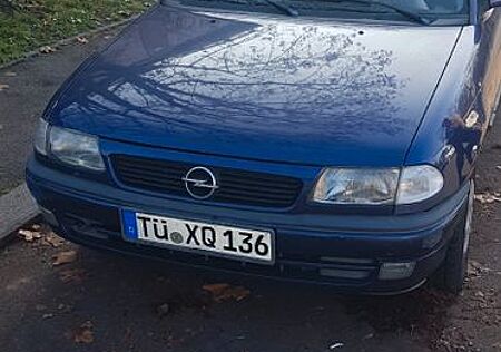 Opel Astra 1.6 Winter / Bastler auto