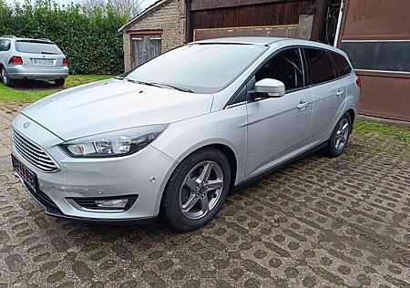 Ford Focus Titanium/Automatik/Navi/RFK