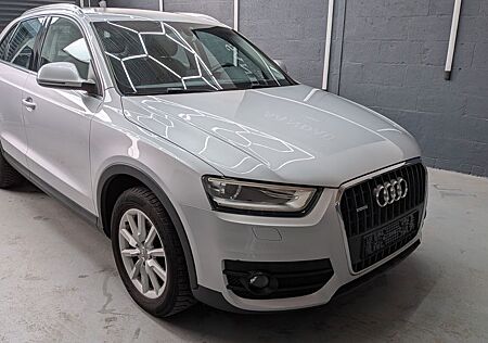 Audi Q3 2.0 TDI quattro LED NAVI AHK TOTWINKEL