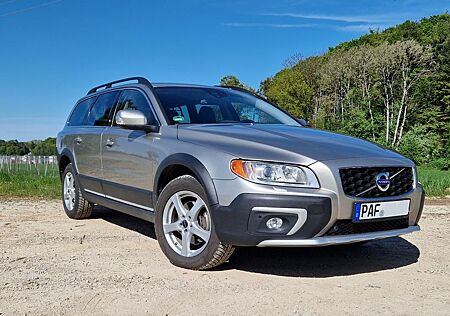 Volvo XC70 D5 AWD Summum Scheckheft Sonderlack