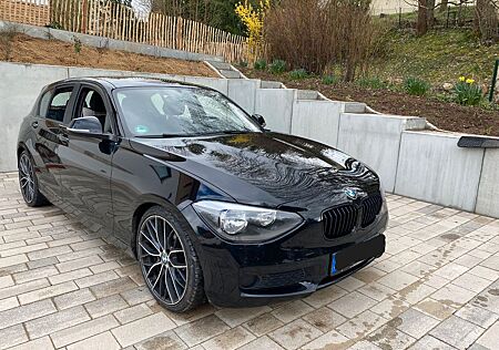 BMW 116i - FACELIFT*1. HAND*Sportausstattung*PDC*