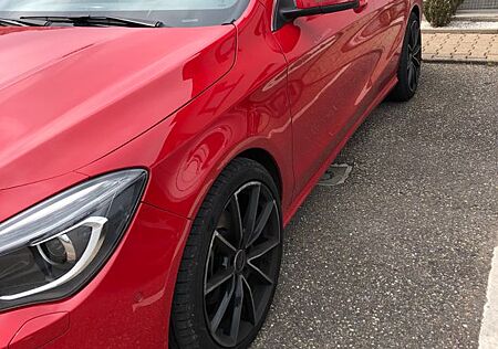 Mercedes-Benz CLA 180 Urban