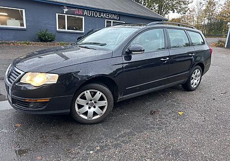 VW Passat Variant Volkswagen 1.6 MPI Trendline