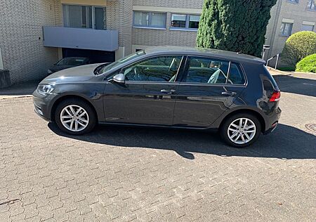 VW Golf Volkswagen 1.0 TSI 63kW Trendline Trendline