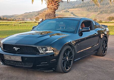 Ford Mustang COUPE V6 /20 ZOLL/XENON/LEDER