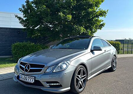 Mercedes-Benz E 250 Coupé AMG Paket/Panorama/Standheizung ...