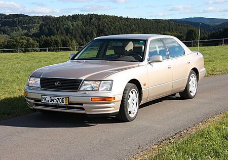 Lexus LS 600 LS 400