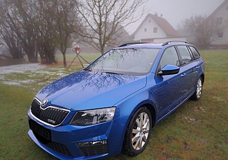 Skoda Octavia RS Combi, 1. Hand, Xenon, 8-fach bereift