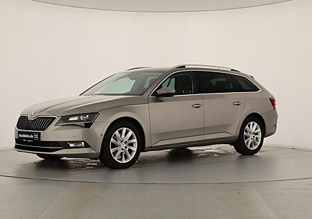 Skoda Superb COMBI 2.0 TDI DSG STYLE+AHK+BI-XENON+SHZ