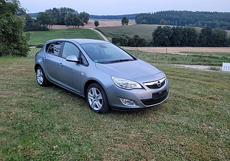 Opel Astra 1.4 Turbo Design Edition