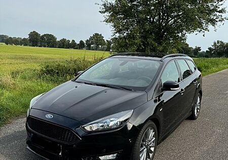 Ford Focus 1,5 EcoBoost 110kW ST-Line Black Turni...