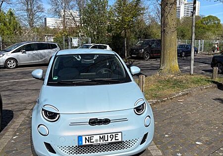 Fiat 500E 3+1 Icon Magic Eye, Style