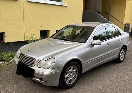 Mercedes-Benz C 180 - TüV Neu!