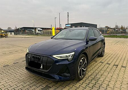 Audi e-tron 50 quattro -