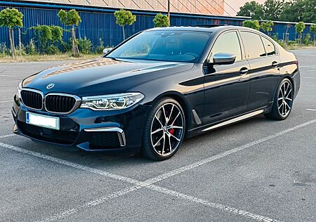 BMW M550i xDrive A -