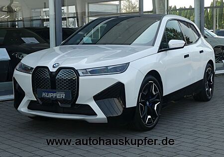 BMW iX xDrive50 Sportpak.AHK°LASER°PANO°22"-Sitzbelü