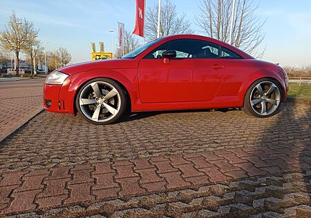 Audi TT Coupe 1.8T quattro 165 kW S line S line
