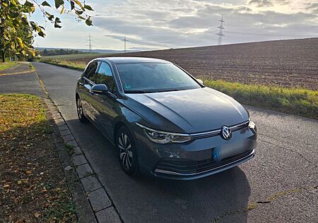 VW Golf Volkswagen VIII 2.0TDI DSG MOVE Virtual Pano AHK