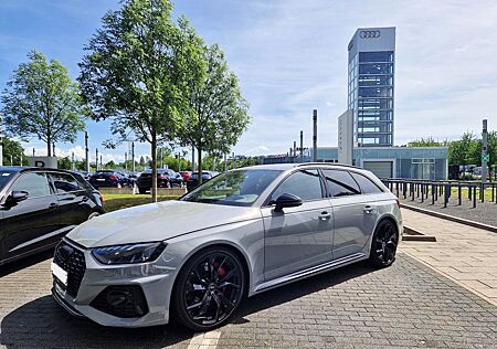 Audi RS4 2.9 TFSI tiptronic quattro - B&O, Matrix, ..