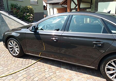 Audi A8 4.2 FSI tiptronic quattro -