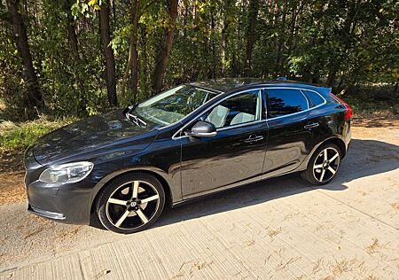 Volvo V40 gebraucht kaufen Volvo V40 D4 Geartronic Momentum Momentum