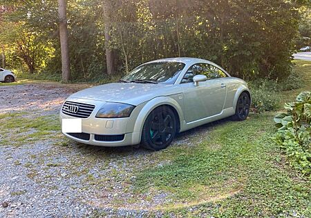 Audi TT Coupe 1.8T APX quattro 165 kW mit TÜV