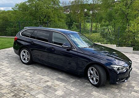 BMW 330d xDrive Touring Advantage Automatic Adva...