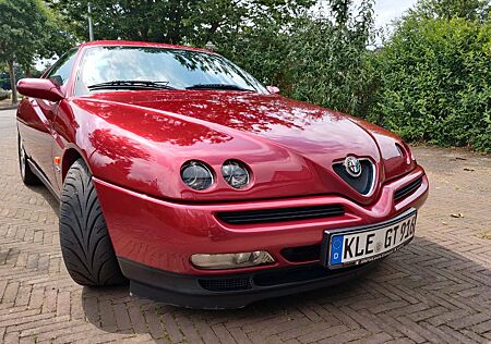 Alfa Romeo GTV 3.0 V6 24V im Bestzustand.