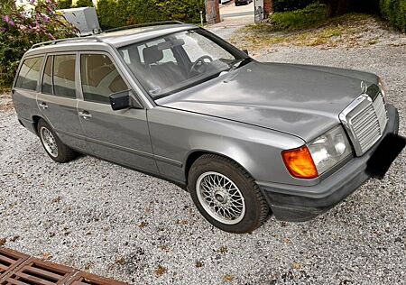 Mercedes-Benz E 300 W124 Kombi WENIG LAUFLEISTUNG OLDTIMER