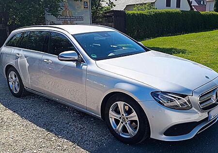 Mercedes-Benz E 220 d T Autom. - Avantgarde