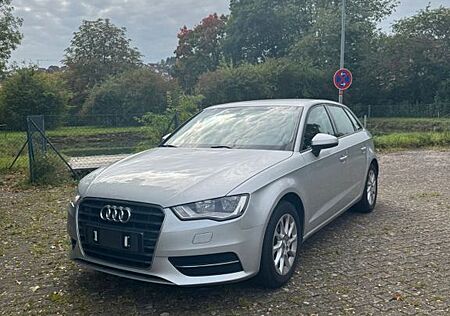 Audi A3 1.2 TFSI Attraction Sportback Attraction