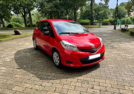 Toyota Yaris 1,0-l-Dual-VVT-i Cool, TÜV bis März 2027