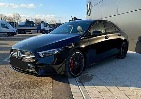 Mercedes-Benz A 35 AMG Mercedes-AMG A 35 4MATIC Limousine